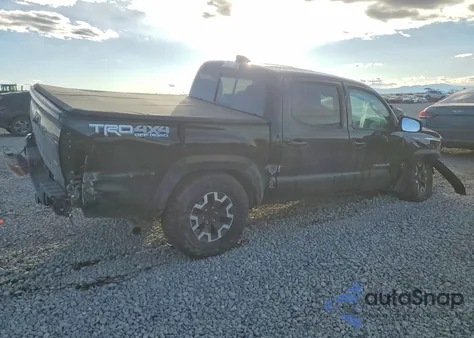 2022 Toyota Tacoma Double Cab z USA, uszkodzony, nr VIN 3TYCZ5AN1NT079004